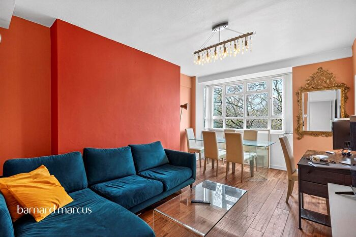 2 Bedroom Flat For Sale In St. Agnes Place, London, SE11