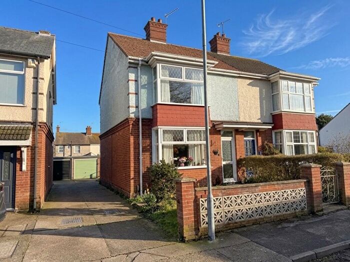 3 Bedroom Semi Detached House For Sale In Middleton Gardens, Gorleston, NR31