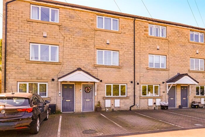 3 Bedroom Town House For Sale In Town View, Lillands Lane, Brighouse, Calderdale, HD6