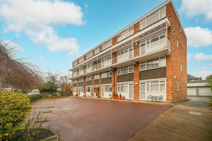 Studio To Rent In Kersfield Road, Putney, London, SW15