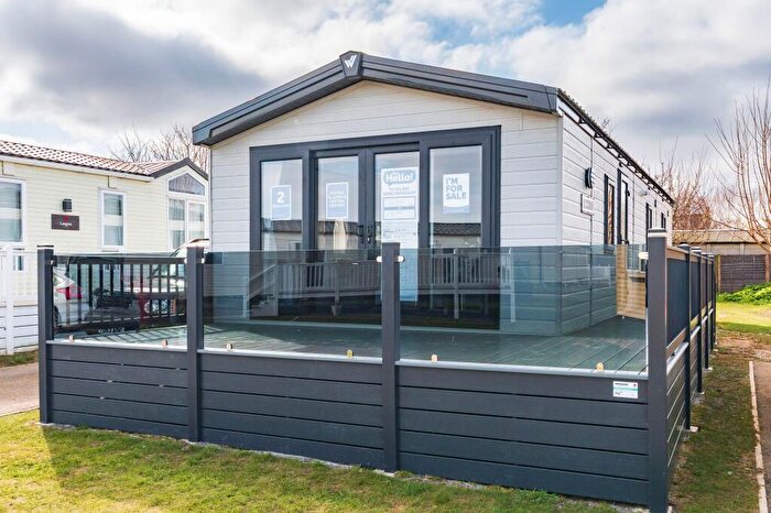 2 Bedroom Park Home For Sale In Arbor Lane, Pakefield, NR33