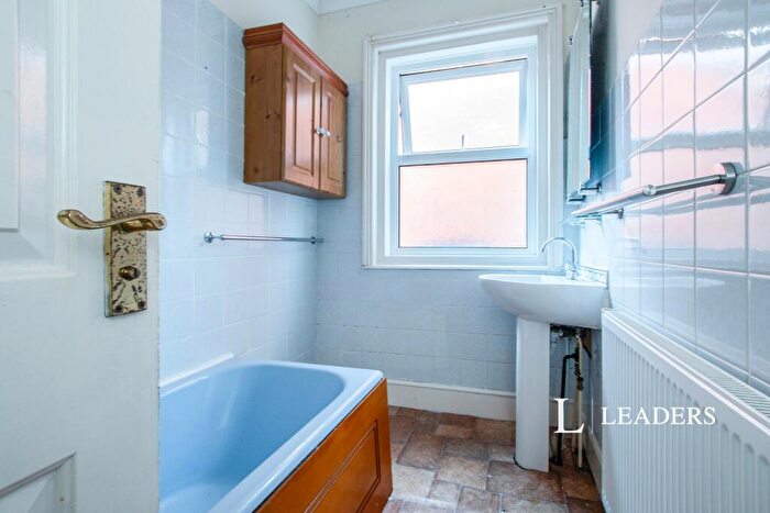 1 Bedroom Detached House To Rent In Wolverton Road, Bournemouth, BH7