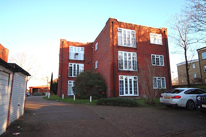 1 Bedroom Apartment For Sale In Close To Town & Elizabeth Line, Maidenhead, SL6