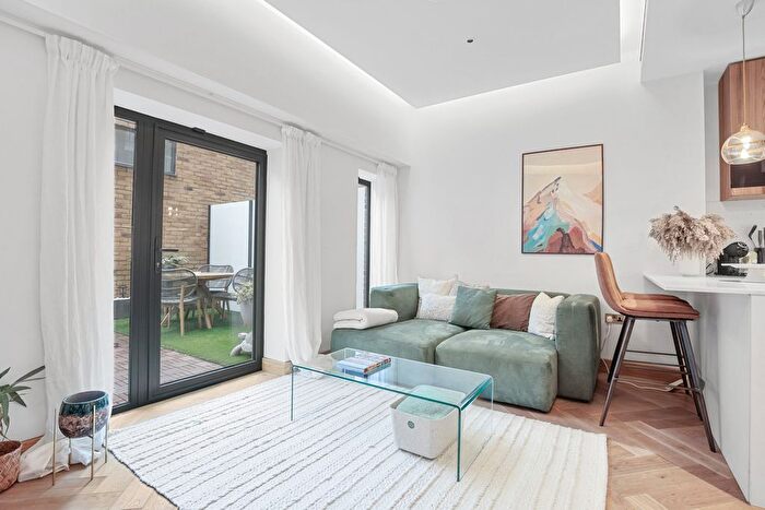 1 Bedroom Flat For Sale In Baker Street, London, W1U