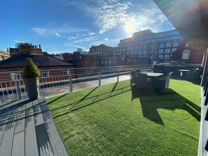 2 Bedroom Flat To Rent In York Place, Leeds, LS1