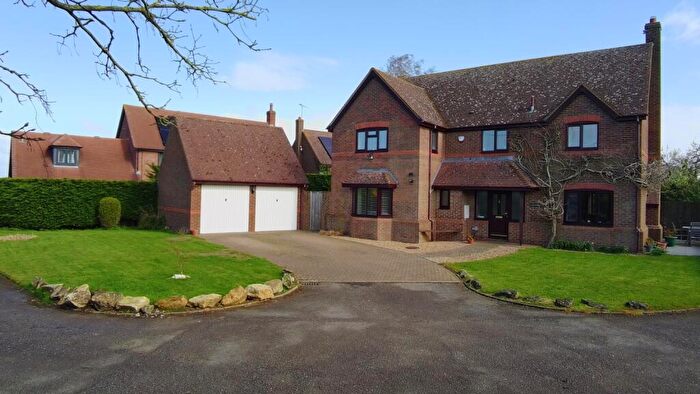 5 Bedroom Detached House For Sale In Panters Close, Nash, MK17