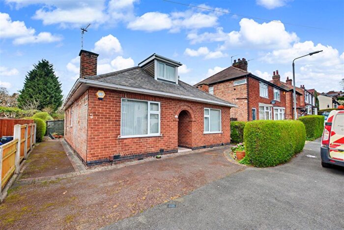 5 Bedroom Detached Bungalow For Sale In Kenrick Road, Nottingham, NG3