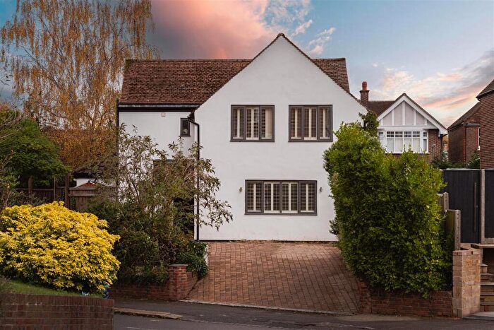 4 Bedroom Detached House For Sale In Chart Lane, Reigate, RH2