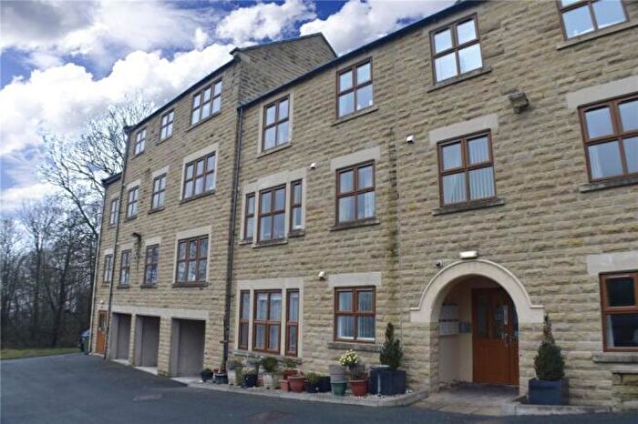 2 Bedroom Property To Rent In Applegarth Gardens, Banks Lane, Riddlesden, BD20