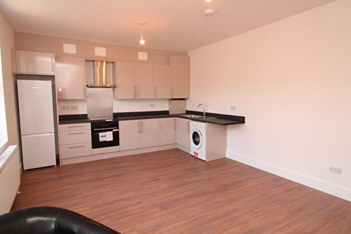 3 Bedroom Apartment To Rent In Flat, Cambridge Road, B13