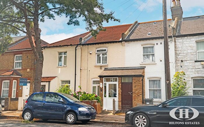 2 Bedroom Terraced House For Sale In Church Road, Hounslow, TW5
