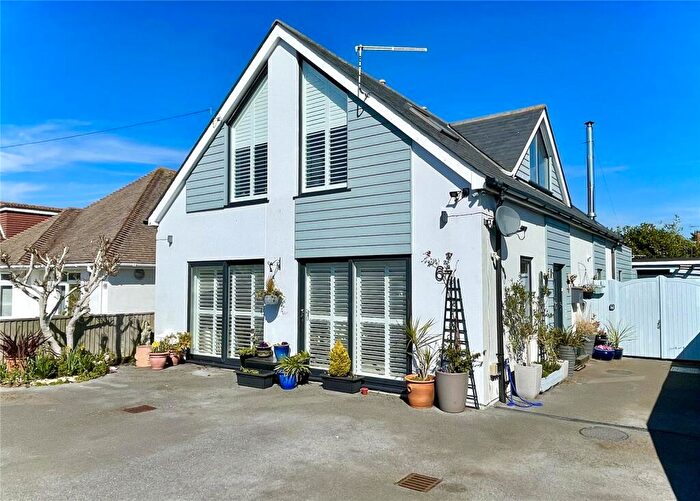 4 Bedroom Detached House For Sale In Lingwood Ave, Mudeford, Christchurch, Dorset, BH23