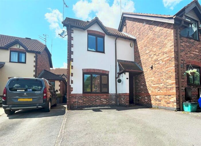 2 Bedroom Town House To Rent In Shandwick Close, Arnold, Nottingham, NG5