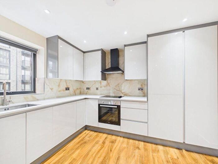 Studio To Rent In Church Street, Slough, Berkshire, SL1