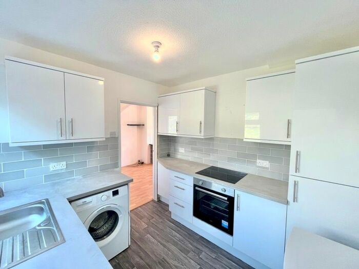 3 Bedroom End Of Terrace House To Rent In Priors Way, Dunvant, Swansea, SA2