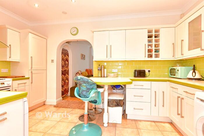 2 Bedroom End Of Terrace House For Sale In Broom Hill Road, Strood, Rochester, Kent, ME2