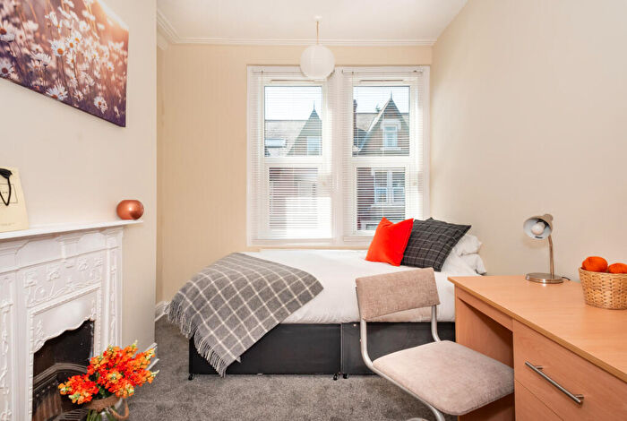 6 Bedroom Terraced House To Rent In Winston Gardens, Headingley, Leeds, LS6