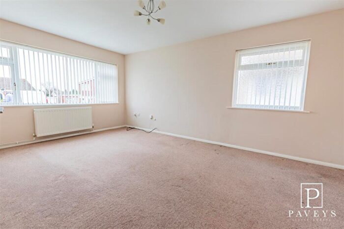 2 Bedroom Detached Bungalow For Sale In Dugmore Avenue, Kirby-Le-Soken, Frinton-On-Sea, CO13