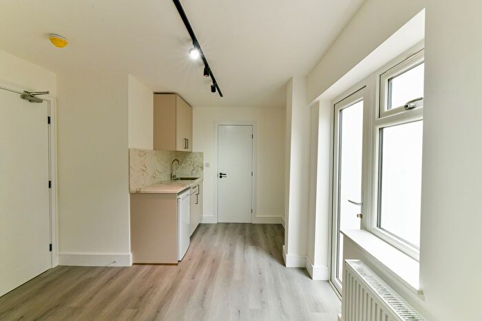 Property To Rent In Great Cambridge Road, Waltham Cross, EN8