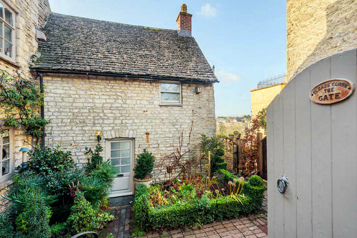 2 Bedroom Semi-Detached House To Rent In Gloucester Street, Malmesbury, SN16