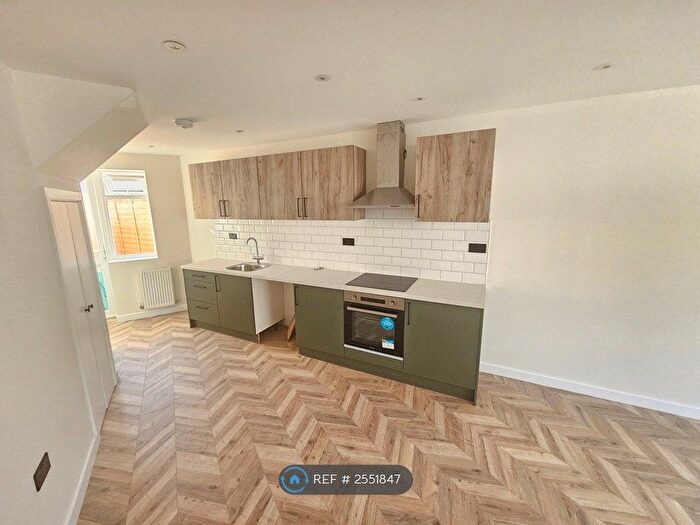 3 Bedroom Semi-Detached House To Rent In Goldsdown Close, Enfield, EN3
