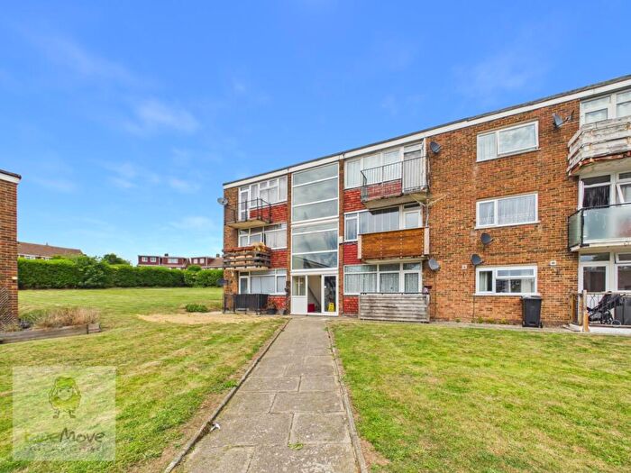 1 Bedroom Maisonette To Rent In Chilham House Cypress Court, Rochester, ME2