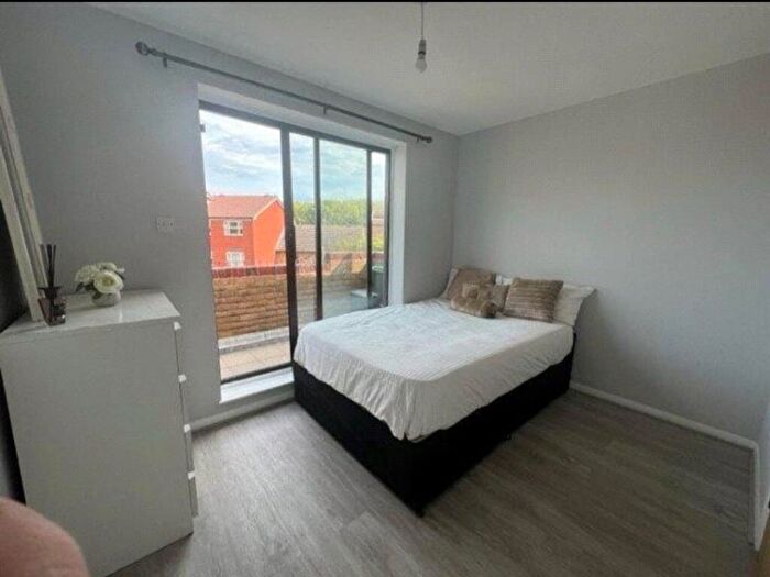 2 Bedroom Apartment To Rent In Greenland Mews, Deptford, SE8