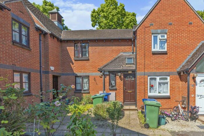 1 Bedroom Apartment To Rent In Green Ridges -, OX3