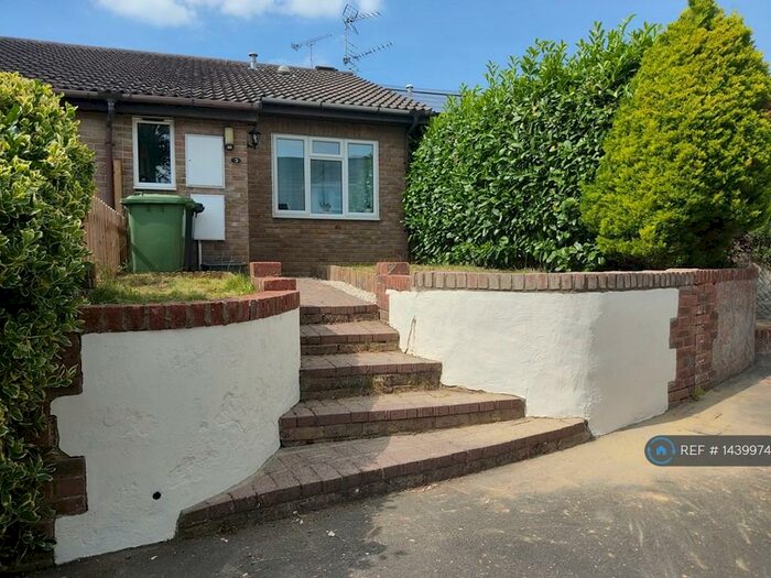 1 Bedroom Bungalow To Rent In Lytham Close, Bordon, GU35