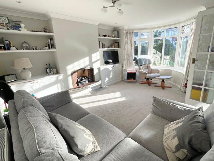 3 Bedroom Flat To Rent In Blenheim Road, Orpington, BR6
