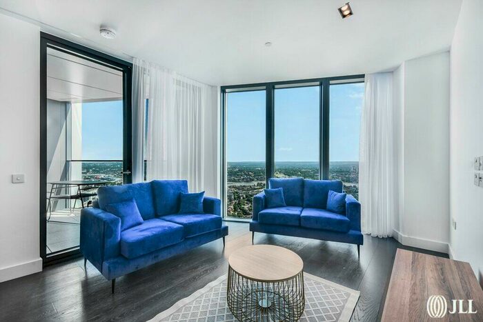 2 Bedroom Flat To Rent In Amory Tower, London, E14