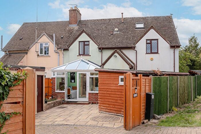 4 Bedroom Semi-Detached House For Sale In The Moors, Kidlington, OX5