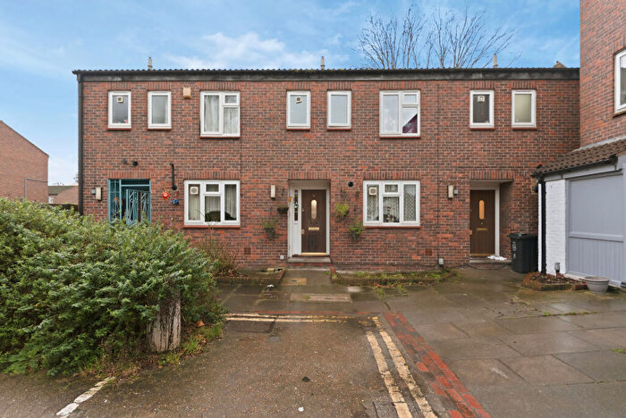 3 Bedroom Terraced House For Sale In Edwin's Mead, London, E9