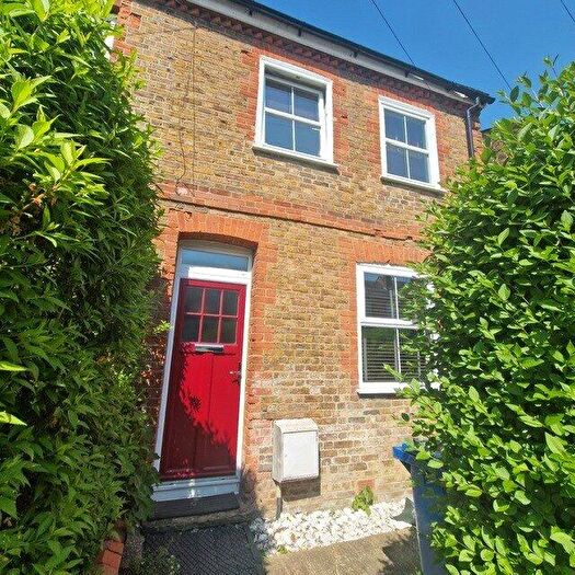 2 Bedroom Terraced House To Rent In Oxford Road, Windsor, SL4