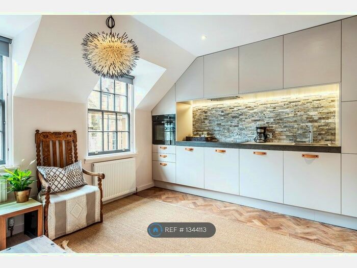 1 Bedroom Flat To Rent In Websters Land, Edinburgh, EH1