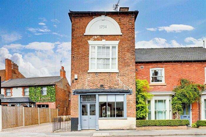 2 Bedroom Cottage For Sale In Church Street, Southwell, Nottinghamshire, NG25