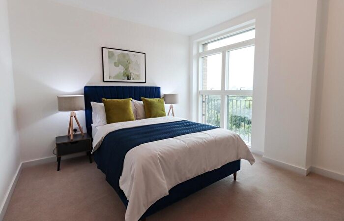 3 Bedroom Flat To Rent In Florence House, Colindale, NW9