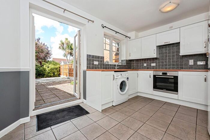 2 Bedroom Semi-Detached House For Sale In Newburgh Road, Grays, RM17
