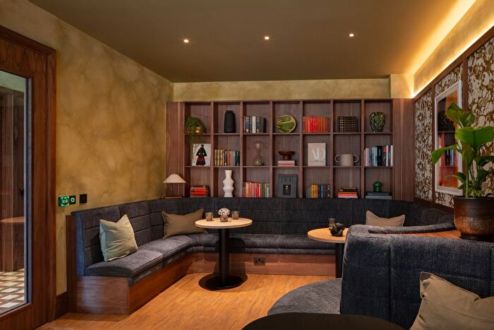 3 Bedroom Flat To Rent In Enclave: Birmingham City, Hurst St Birmingham, B5