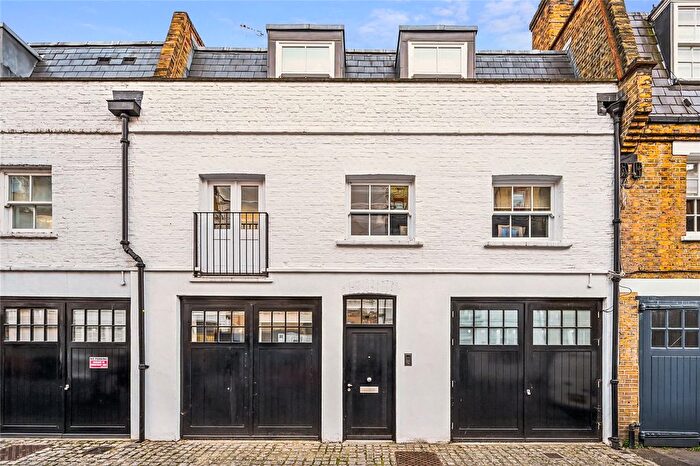 2 Bedroom Mews To Rent In Pavilion Road, London, SW1X