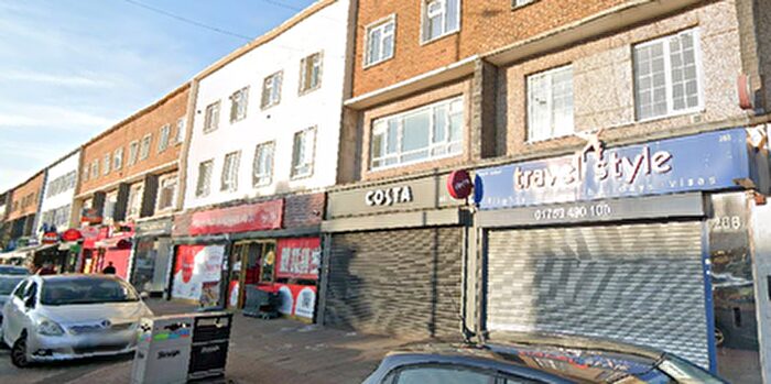 3 Bedroom Flat To Rent In Waverley Road, Slough, SL1