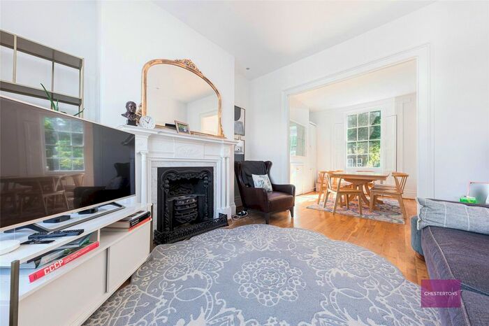 3 Bedroom Terraced House To Rent In Hemingford Road, London, N1