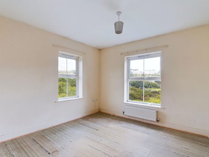 2 Bedroom Flat For Sale In Goodern Drive, Truro, TR1