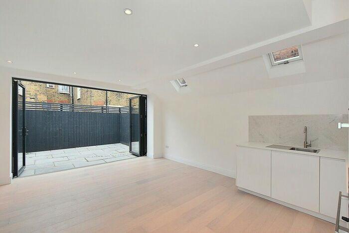 2 Bedroom Flat To Rent In Lindrop Street, Fulham, SW6