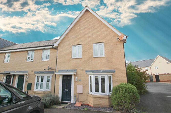 3 Bedroom End Of Terrace House To Rent In Lannesbury Crescent, St. Neots, PE19