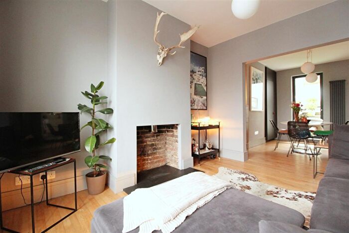 3 Bedroom Terraced House To Rent In Carisbrooke Road, Brighton, BN2