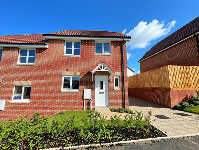 3 Bedroom Semi-Detached House For Sale In Tithecott Way, Northam, Bideford, EX39