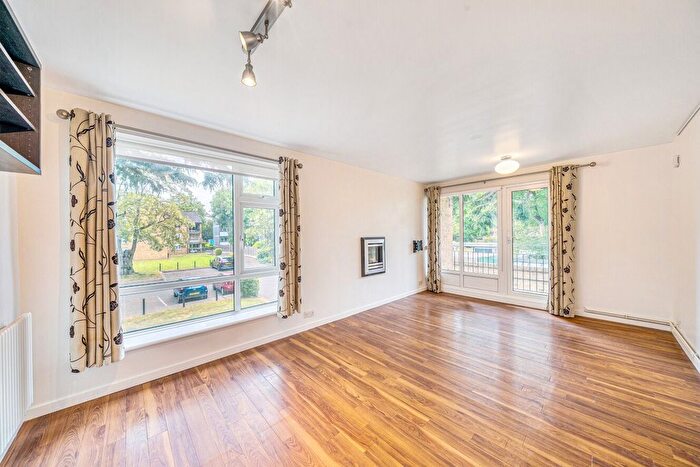 2 Bedroom Flat To Rent In Inner Park Road, Southfields, London, SW19