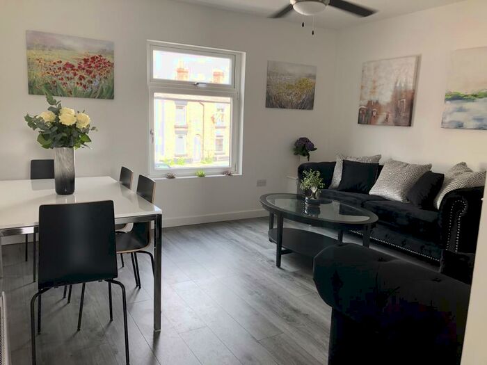 1 Bedroom Flat To Rent In London Road, Stockport, SK7