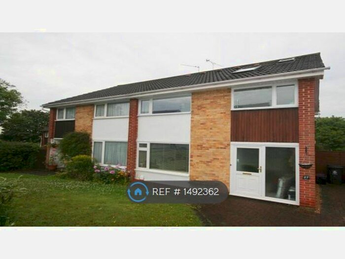 4 Bedroom Semi-Detached House To Rent In Wentworth Crescent, Maidenhead, SL6